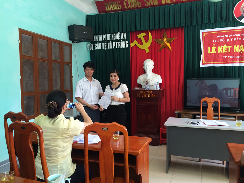 Lễ kết nạp Đảng viên mới của chi bộ Quỹ Bảo vệ và phát triển rừng tỉnh Nghệ An