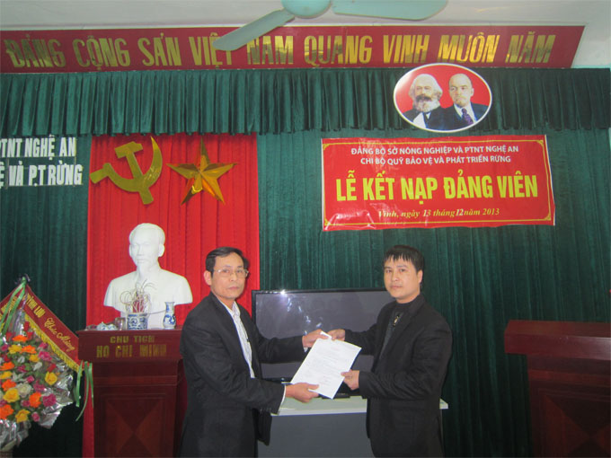 Lễ kết nạp Đảng viên mới năm 2013