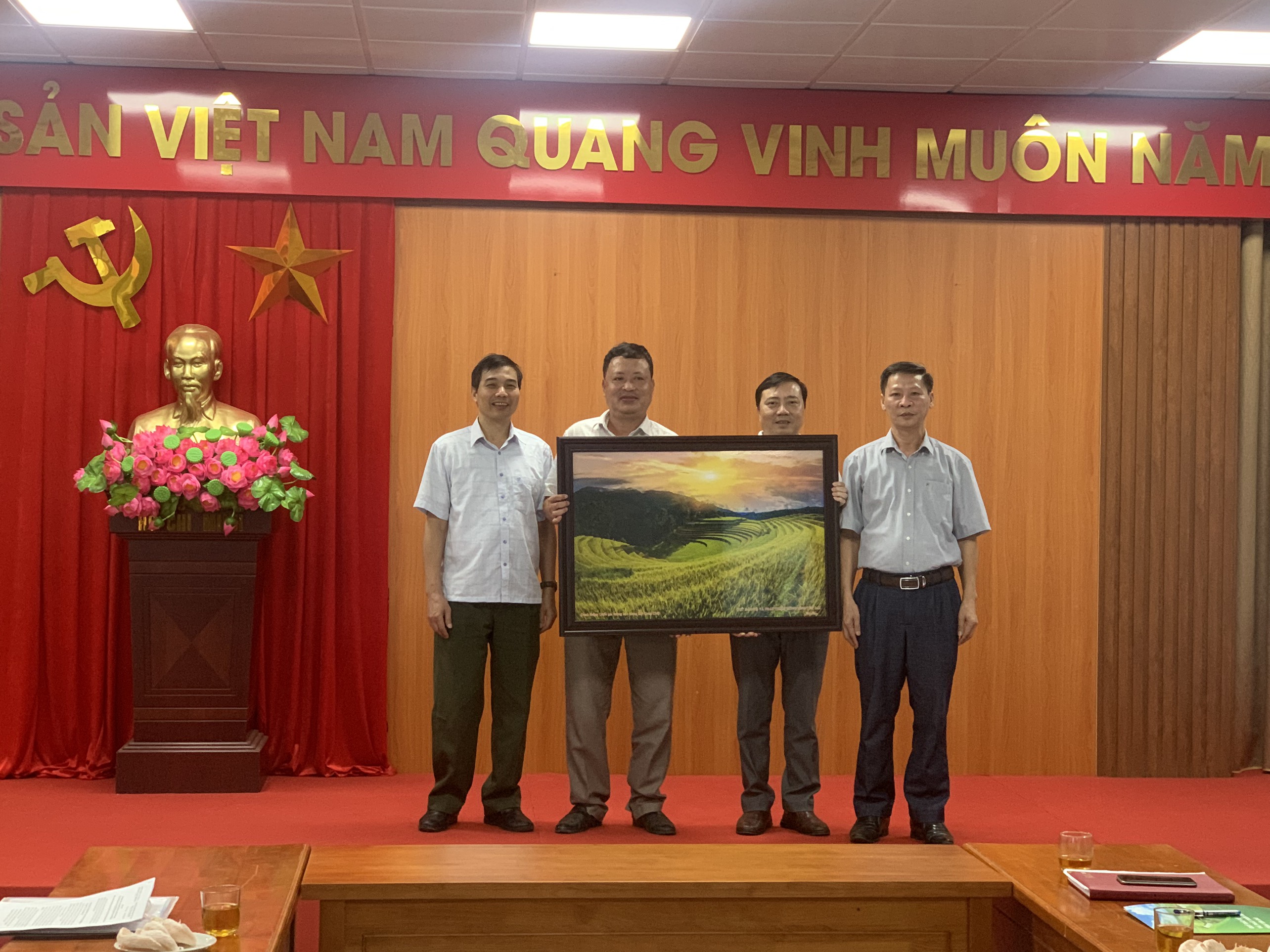 Đoàn công tác Quỹ Bảo vệ và Phát triển rừng tỉnh Yên Bái trao đổi, học tập, chia sẻ kinh nghiệm tại tỉnh Nghệ An